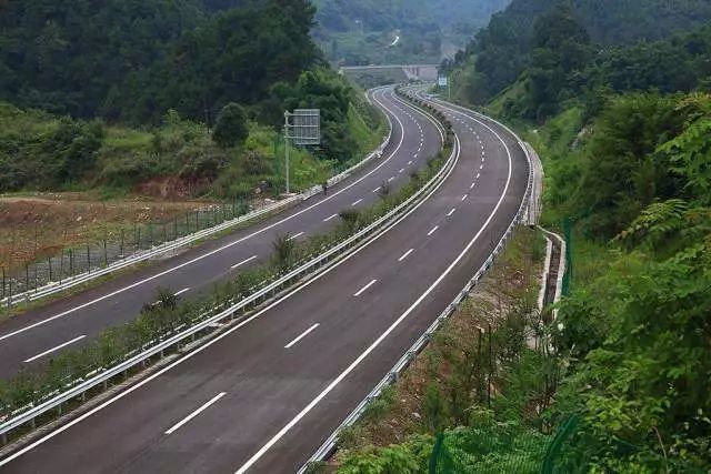 渝昆高速公路最新进展概述