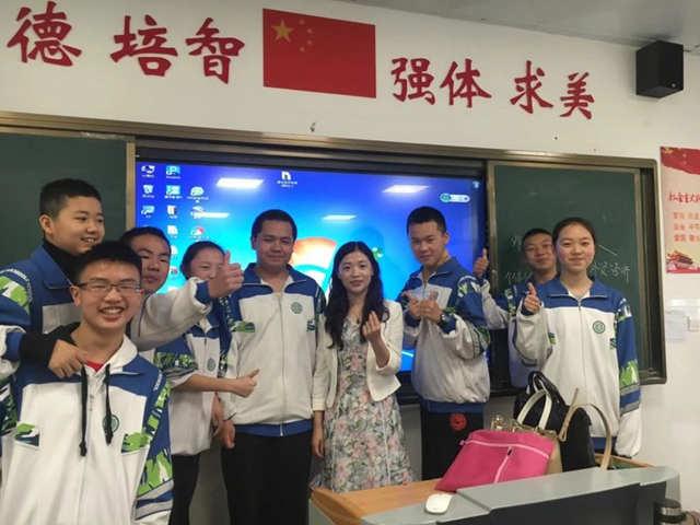 探索小巷特色小店