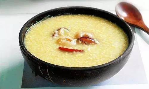 小米最新手机与小巷中的隐藏美食宝藏