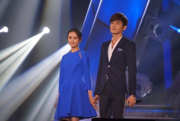 张翰郑爽最新视频,科技新品亮相,感受未来生活体验的魅力