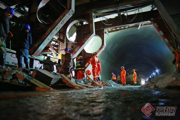 云凤高速公路最新消息,快速解答方案实践_父母版23.559