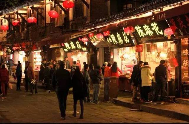 宜宾高铁最新动态与小巷美食探秘