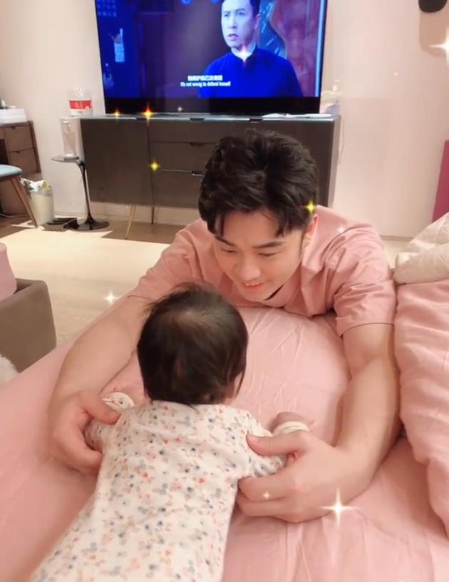 最新裤子时尚潮流与温馨日常体验