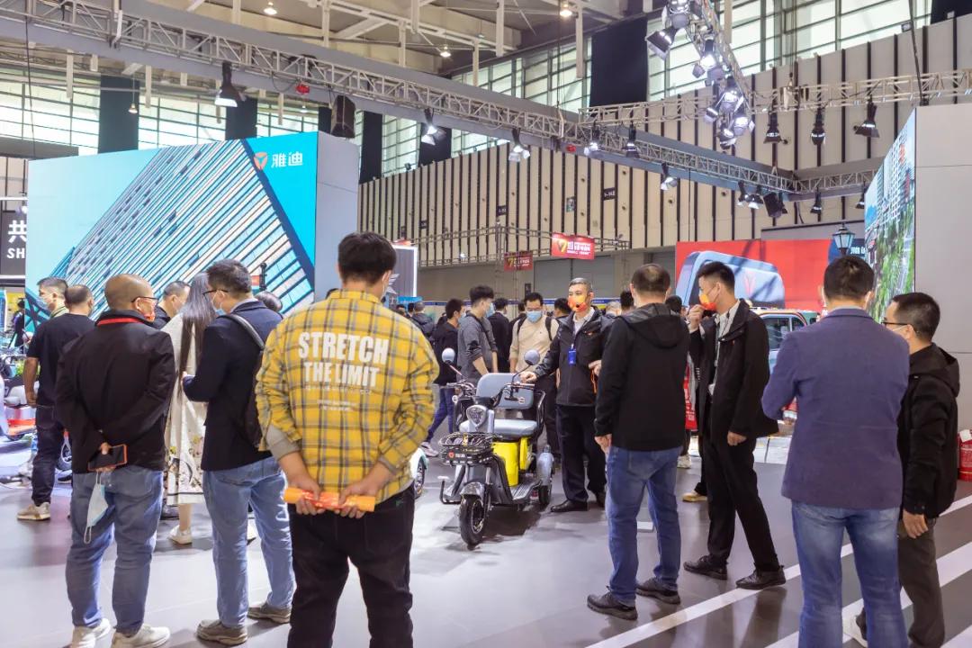 最新四缸三轮车,科技引领出行革新