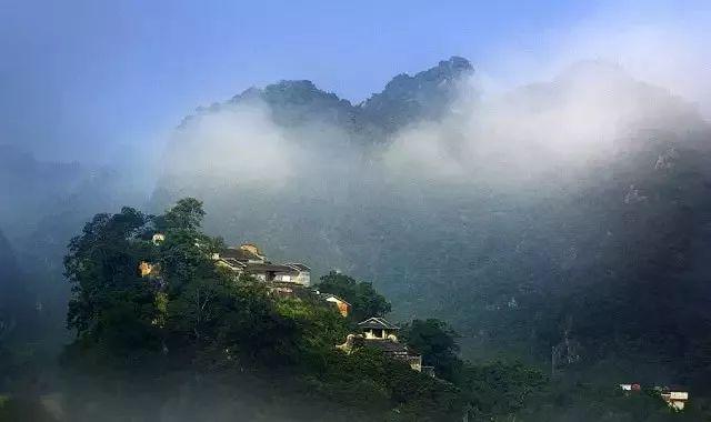 泊里镇探索之旅,自然美景引领内心平和宁静的追寻